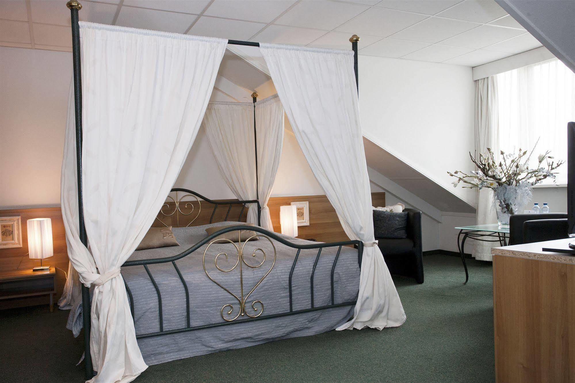 Fletcher Hotel Restaurant Heidehof Heerenveen Ngoại thất bức ảnh